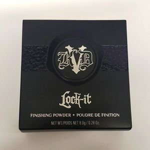 Kat Von D finishing powder in light
